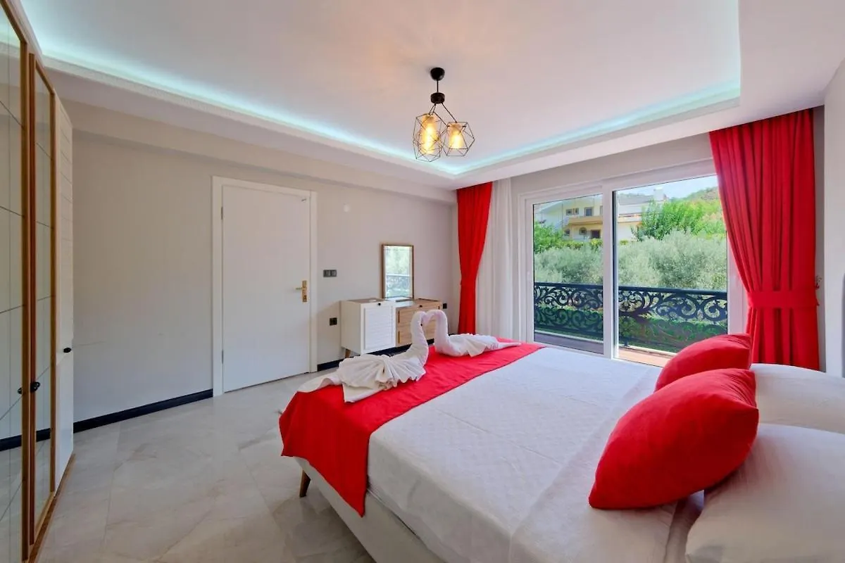 Holiday Villa With Pool - Fethiye